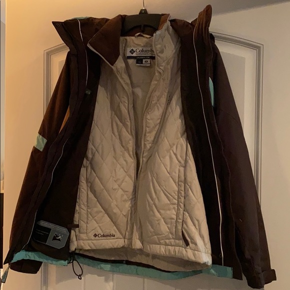 Columbia Womans (M) 2 in 1 water resistant jacket - Picture 4 of 8